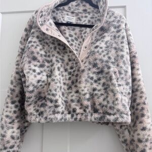 American Eagle Light Rose Cheetah Quarter Button